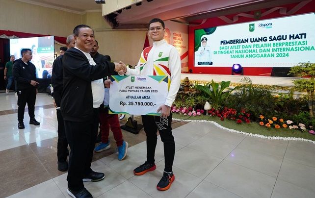 Pemprov Riau Kucurkan Bonus Atlet dan Pelatih Berprestasi Rp19 Miliar
