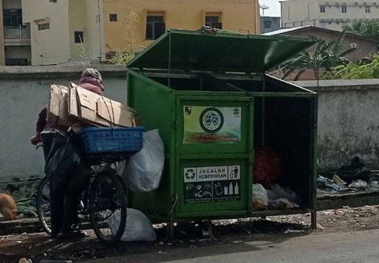 DLHK Pekanbaru Tempatkan 14 Unit Bak Cegah Masyarakat Buang Sampah