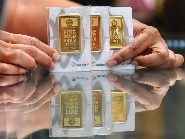 Harga Emas Antam Hari Ini Turun Rp 4.000 ke Rp 1.343.000 Per Gram