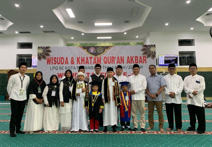 dr MS Rahmansyah Lepas Peserta Pawai Ta’aruf Dalam Rangka Wisuda dan Khatam Quran LPQ Se-Kota Pekanbaru