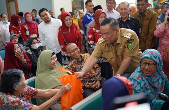 Bantu Pasien Rawat Jalan, Pj Gubri Minta RSUD AA dan Baznas Riau Perluas Rumah Singgah