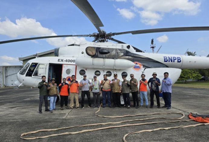 Cegah Karhutla, 6 Helikopter Water Bombing Standby di Riau 