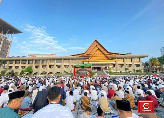 Bukan di Masjid Raya Annur, Ini Lokasi Salat Iduladha Pj Gubri dan Pj Sekda Riau