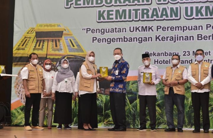 Dukung Program UMKM Pekebun Sawit, Bank Riau Kepri Lakukan PKS Dengan ...