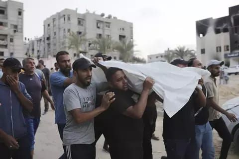 Israel Serang Rumah-rumah di Distrik Kota Gaza, 42 Orang Tewas