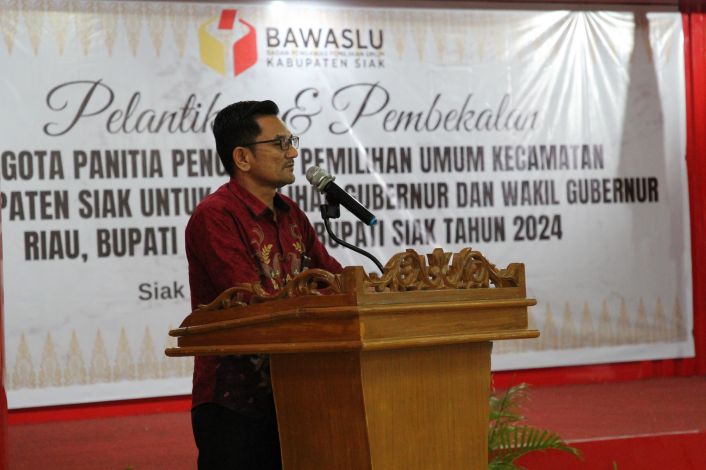 Pelantikan Panwascam, Indra Khalid : Jaga Integritas hingga Akhir Tugas Pengawasan Pilkada 2024