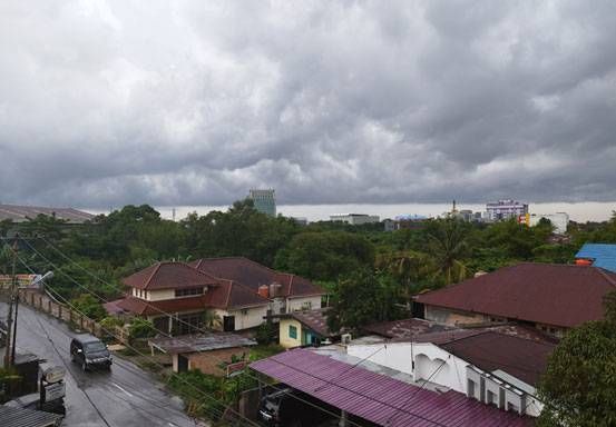 Awal Pekan, Hujan Ringan Berpotensi Guyur Sebagian Wilayah Riau