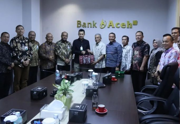 Adopsi Pengelolaan Dana Keuangan, Komisi III DPRD Riau Kunjungi Bank Aceh Syariah